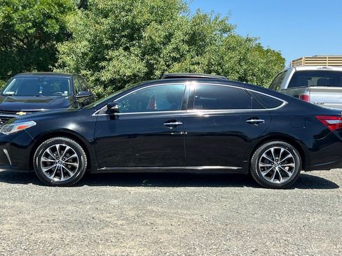 Used 2018 Toyota Avalon XLE FWD image 7