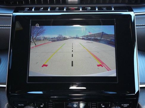 Used 2024 Jeep Grand Cherokee Laredo w/ Luxury Tech Group I image 13