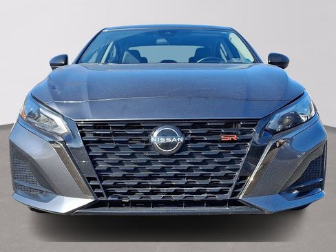 Used 2023 Nissan Altima 2.5 SR image 2