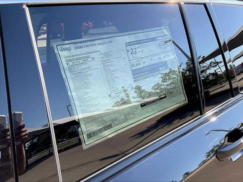 New 2025 Jeep Grand Cherokee Laredo X w/ Luxury Tech Group I image 19