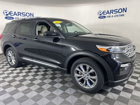 Used 2023 Ford Explorer Limited image 3