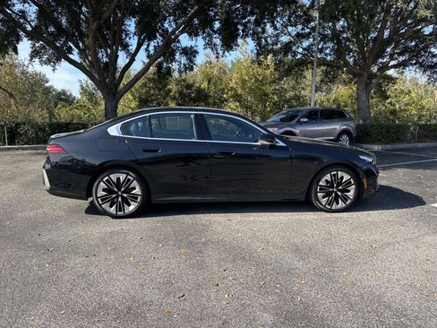 Certified 2025 BMW 530i xDrive image 3