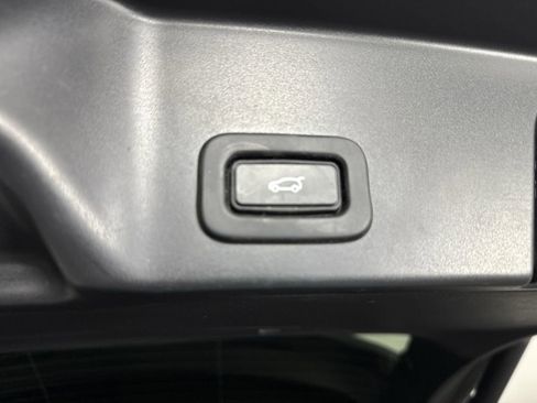 Used 2020 Land Rover Range Rover Evoque R-Dynamic S AWD/4WD image 34