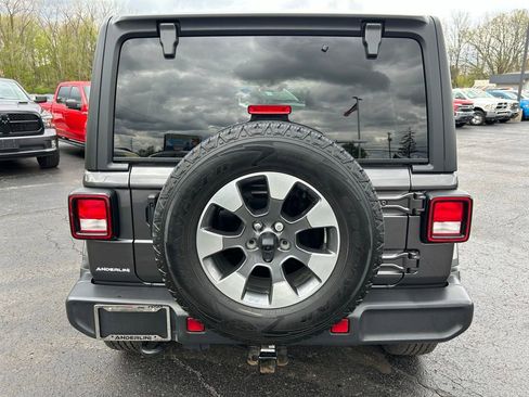 Used 2023 Jeep Wrangler Unlimited Sahara w/ Dual Top Group AWD/4WD image 4