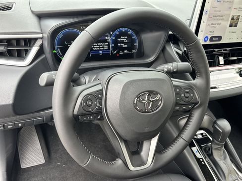 Used 2026 Toyota Corolla SE w/ SE Premium Package FWD image 24