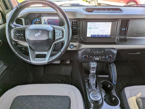 Used 2022 Ford Bronco Wildtrak image 17