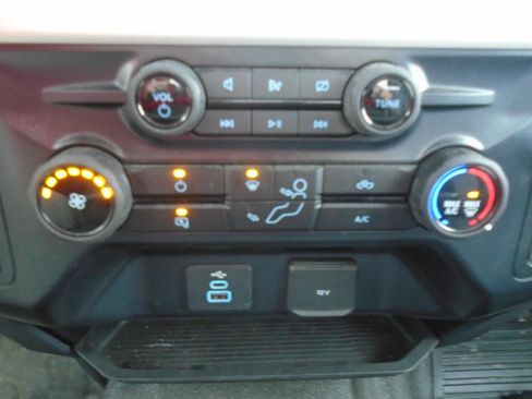 Certified 2023 Ford F250 XL w/ Snow Plow Prep Package image 16