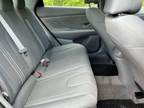 Used 2023 Hyundai Elantra SEL w/ Convenience Package image 18