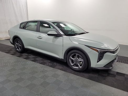 Used 2025 Kia K4 FWD image 11