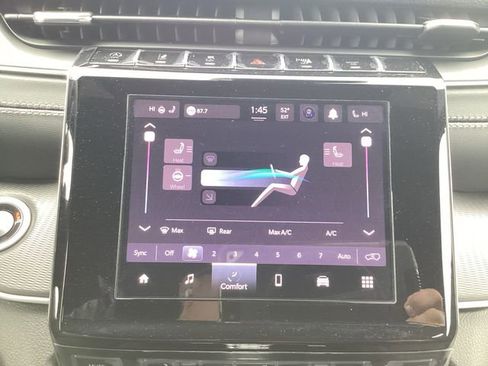 New 2025 Jeep Grand Cherokee Altitude AWD/4WD image 18