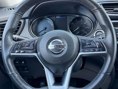 Used 2020 Nissan Rogue SV AWD/4WD image 18