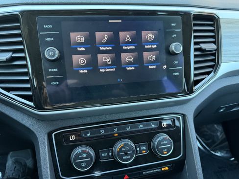 Used 2022 Volkswagen Atlas SEL AWD/4WD image 26