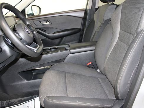 Used 2022 Nissan Rogue SV image 17