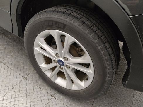 Used 2019 Ford Escape SEL image 31