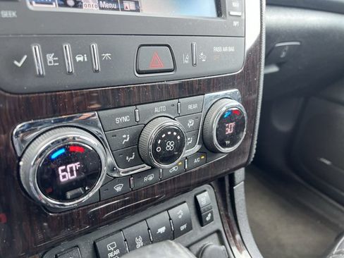 Used 2017 Chevrolet Traverse Premier FWD image 11