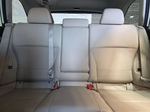 Used 2019 Subaru Outback 2.5i Limited AWD/4WD image 12