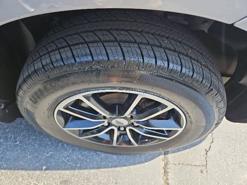 Used 2018 Dodge Journey SE w/ Blacktop Package AWD/4WD image 7