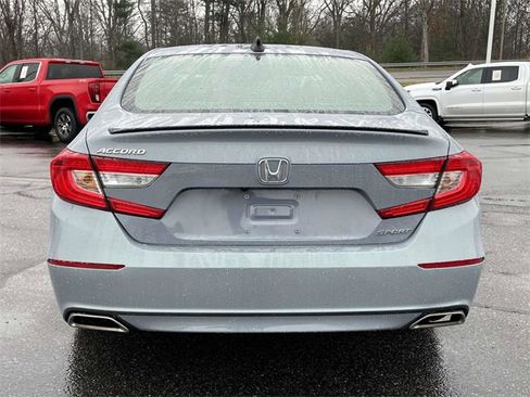 Used 2022 Honda Accord Sport image 4