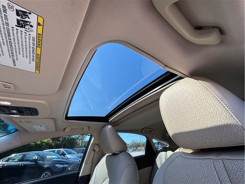 Used 2019 Toyota Avalon Limited w/ Advanced Safety Package image 38