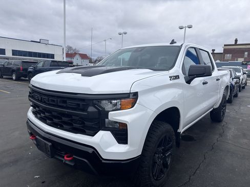 Used 2023 Chevrolet Silverado 1500 Custom Trail Boss w/ LPO, Dark Essentials Package image 3