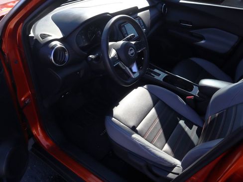 Used 2023 Nissan Kicks SR w/ SR Premium Package image 13