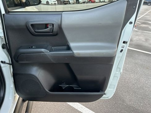 Used 2019 Toyota Tacoma SR w/ SR Convenience Package image 43
