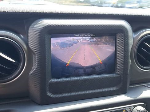 Used 2023 Jeep Wrangler Sport S image 28