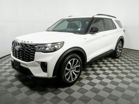Used 2025 Ford Explorer ST-Line w/ Premium Package RWD image 25