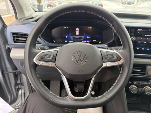 Used 2024 Volkswagen Taos SE image 22