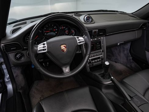 Used 2006 Porsche 911 Carrera RWD image 4