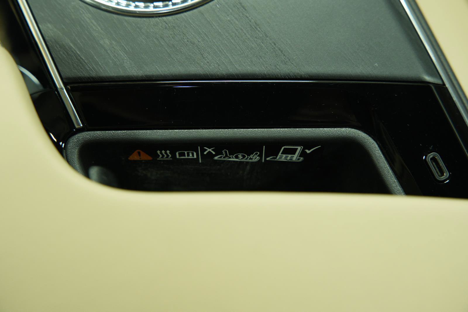 Used 2026 Cadillac Lyriq Signature Luxury w/ Nappa Leather Package AWD/4WD image 44