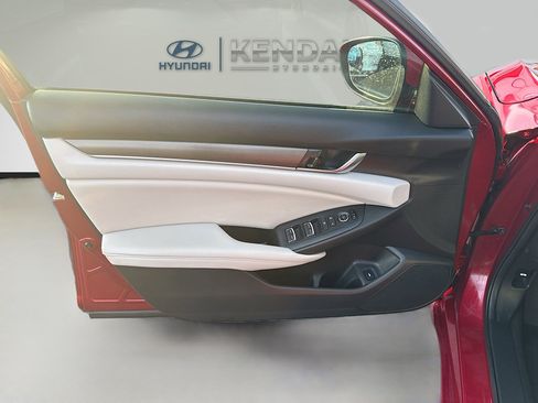 Used 2020 Honda Accord LX image 17