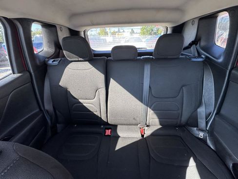 Used 2021 Jeep Renegade Latitude FWD image 15