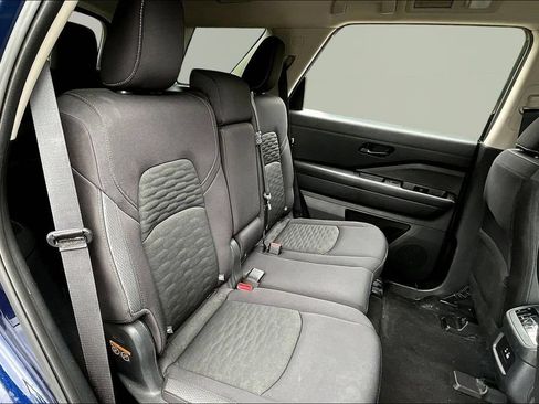 Used 2025 Nissan Pathfinder SV FWD image 24