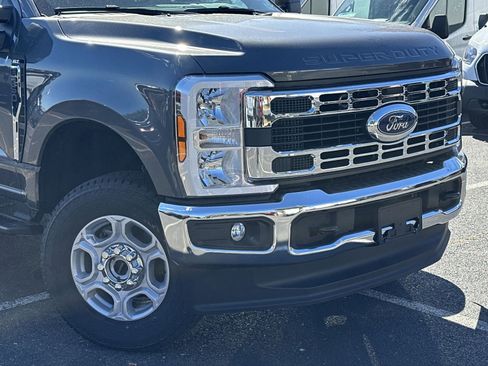 New 2026 Ford F250 XLT w/ FX4 Off-Road Package image 41