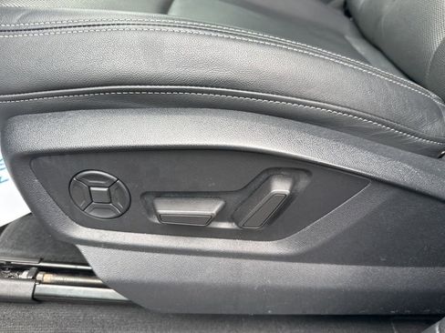 Used 2023 Audi Q8 Premium Plus image 19