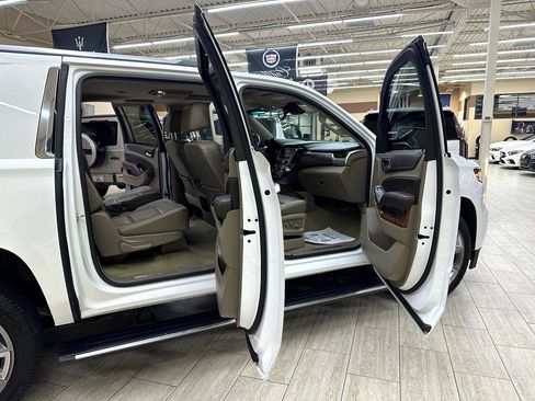 Used 2018 Chevrolet Suburban Premier image 13