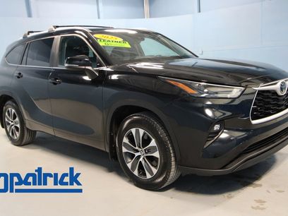 Used 2025 Toyota Highlander XLE
