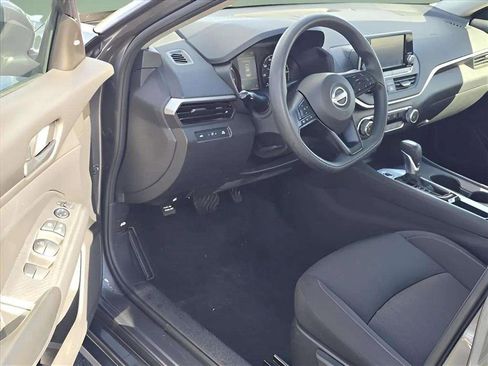Used 2023 Nissan Altima 2.5 S image 9