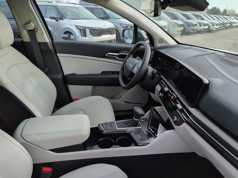 New 2026 Kia Sportage EX image 7