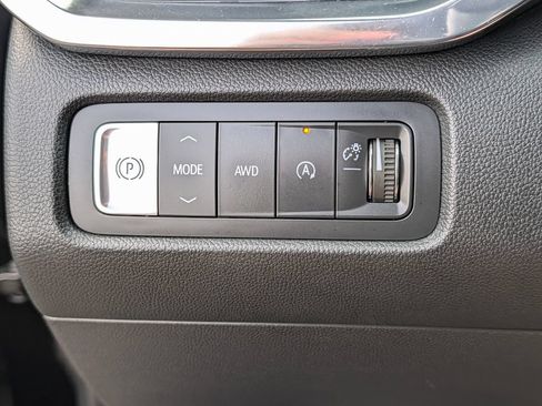 Used 2025 GMC Acadia Elevation AWD/4WD image 32