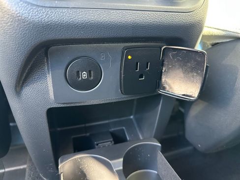 Certified 2025 Ford Explorer Platinum w/ Ultimate Package image 27