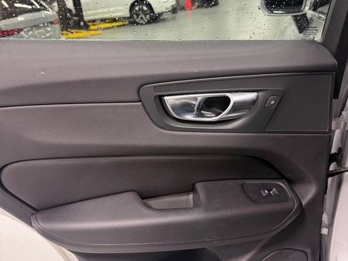 Used 2021 Volvo XC60 T5 Momentum w/ Advanced Package AWD/4WD image 9