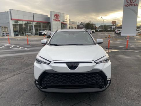 Used 2024 Toyota Corolla Cross AWD Hybrid w/ Convenience Package image 2