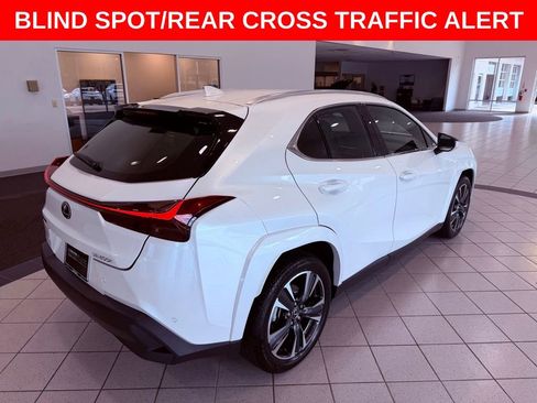 Certified 2025 Lexus UX 300h FWD w/ Accessory Package (Z1) image 7