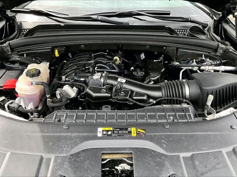 Used 2025 Jeep Grand Cherokee Altitude RWD image 31