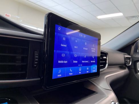 Used 2023 Ford Explorer XLT w/ Equipment Group 202A image 33