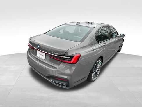 Used 2020 BMW 740i w/ M Sport Package image 5