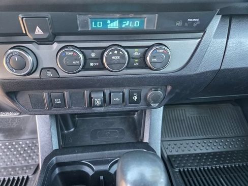 Certified 2021 Toyota Tacoma TRD Off-Road AWD/4WD image 17