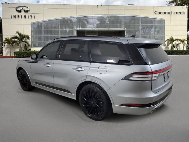 Used 2024 Lincoln Aviator Reserve w/ Jet Package RWD image 3